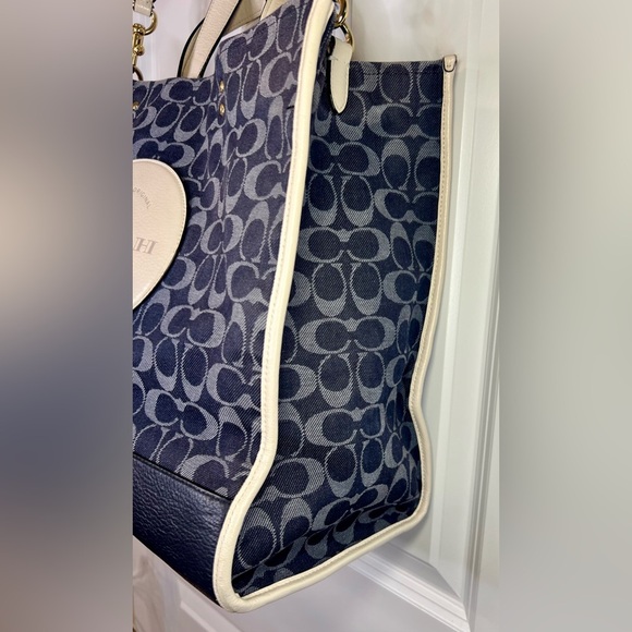 COACH Dempsey Tote 40 In Signature Blue Jacquard with Patch Bag - EUC - Picture 3 of 16